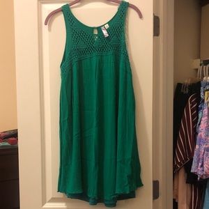 Green sleeveless dress